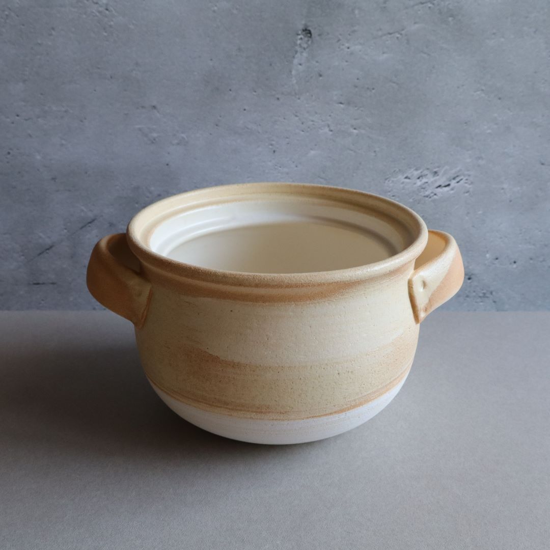 A rice cooker without lid